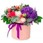 Цветы в коробке с гвоздиками