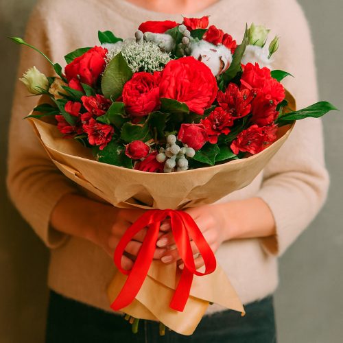 Букет «Рубиновая свежесть»